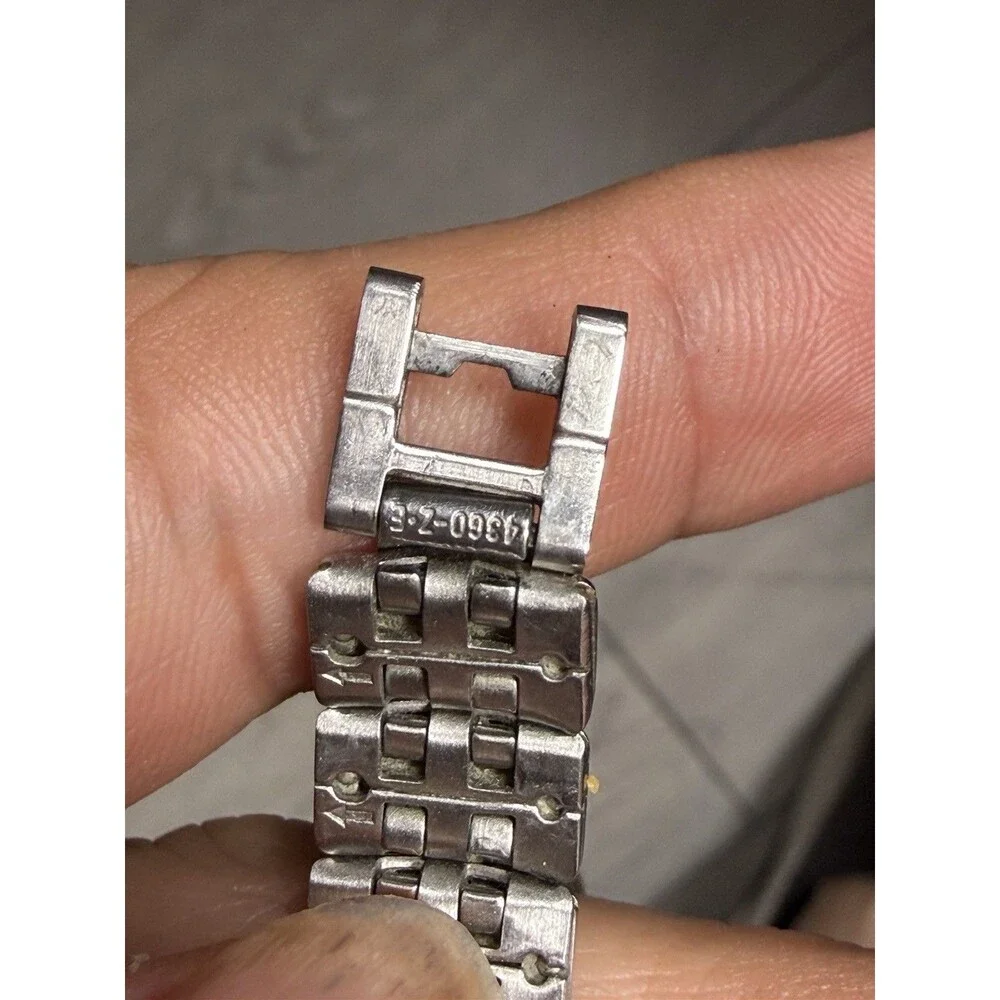 Vintage Seiko 2E20-7289 Ladies Two Tone Rectangular Quartz Watch Fresh Battery